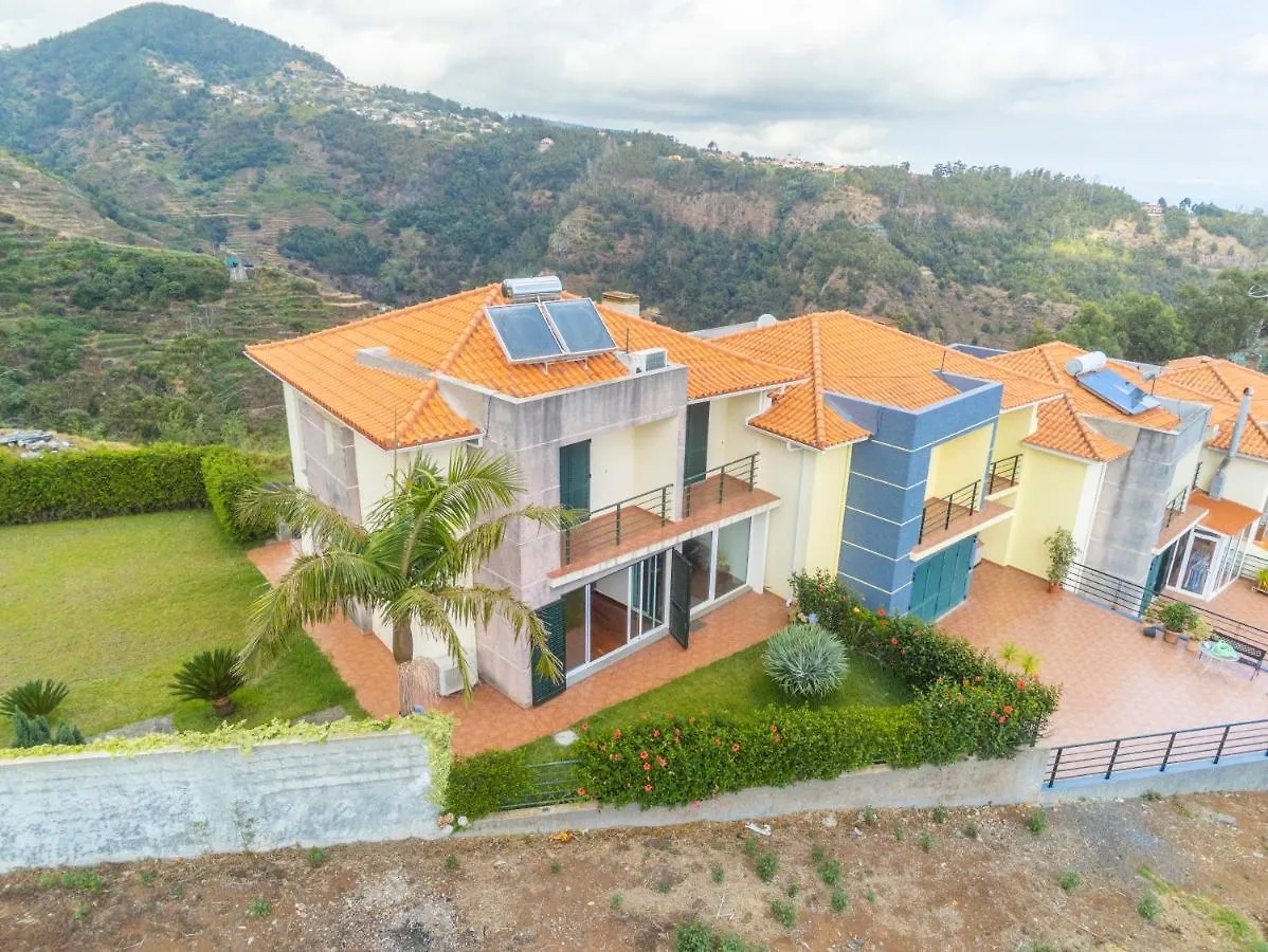 Villa Valeriu Santa Cruz